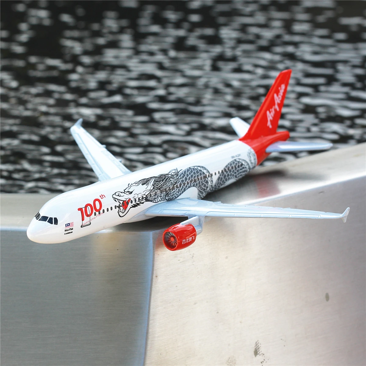 

Air Asia 100th Anniversary Dragon A320 Aircraft Alloy Diecast Model 15cm Aviation Collectible Miniature Souvenir Ornament