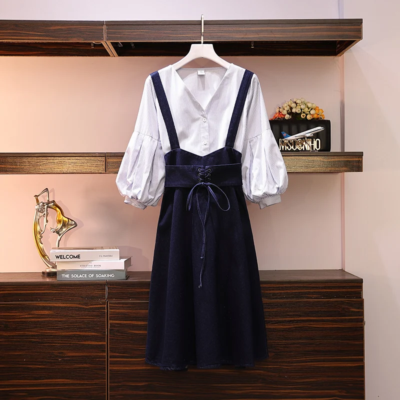 

Autumn 2019 Big Size Female Wear Fat Sister Jean Belt Skirt + V-neck Shirt Two-piece Set