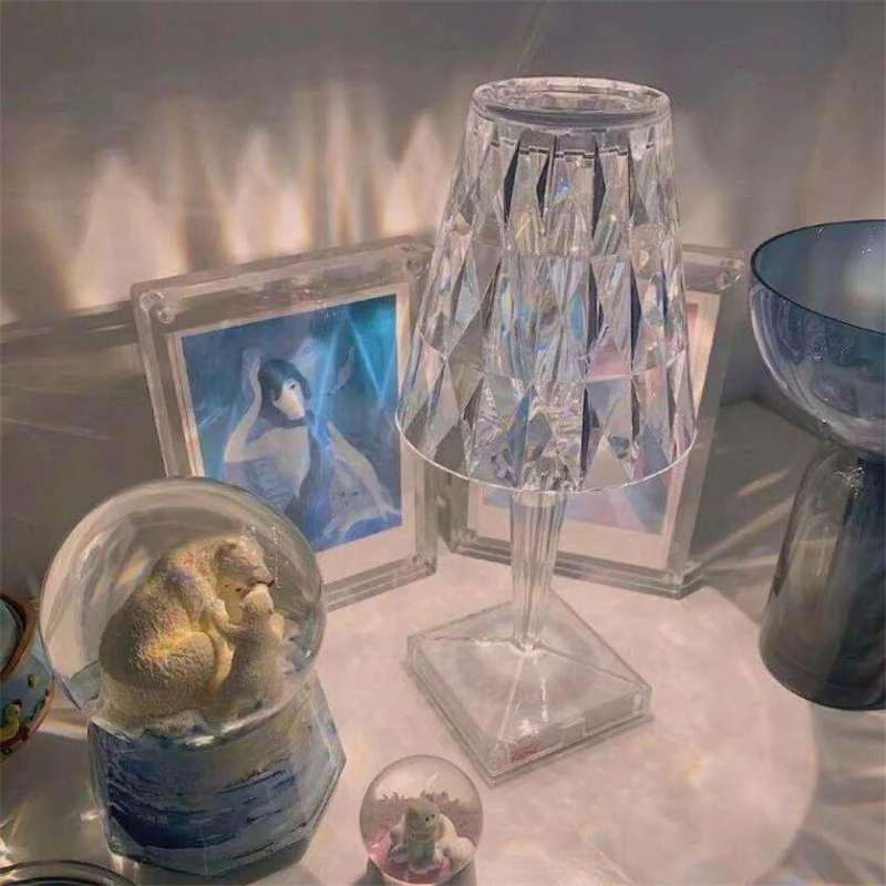 

Diamond Light USB Chargeable Acrylic Decoration Desk Lamps Bedroom Bedside Bar Crystal Warm Lighting Fixtures Gift Night Light