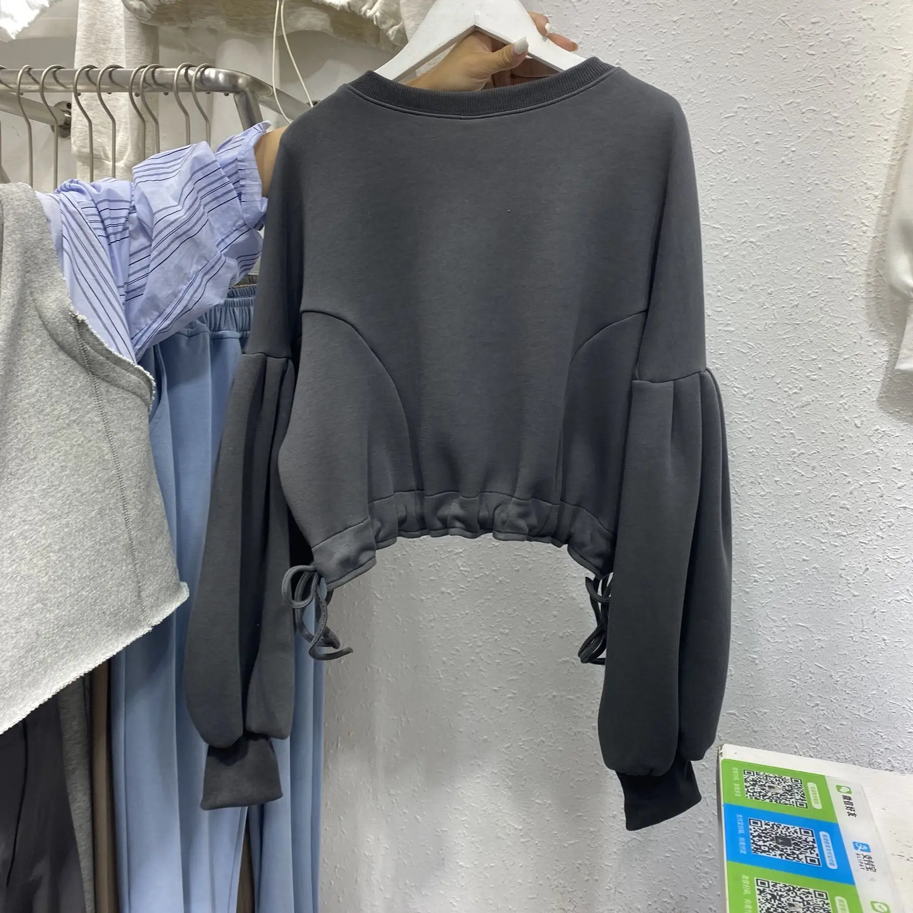 

Women's Solid Color Long-Sleeved Sweatshirt Loose New Round Collar Drawstring All-matching Casual Cropped Pullover Top