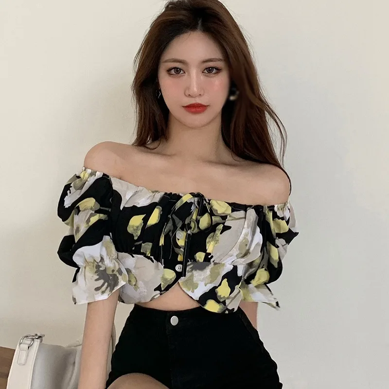 

Элегантная женская блузка с коротким рукавом и воротником-лодочкой, модный топ с открытыми плечами, летняя одежда с цветочным принтом