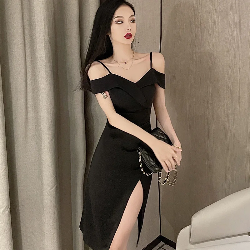 

Summer new French off shoulder temperament split suspender small black skirt slim sexy medium length dress women's wear