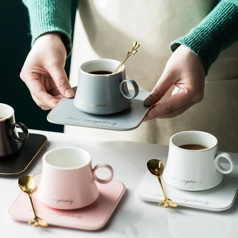 Креативная керамическая кружка 180 мл для кофе и блюдца в комплекте с ложкой