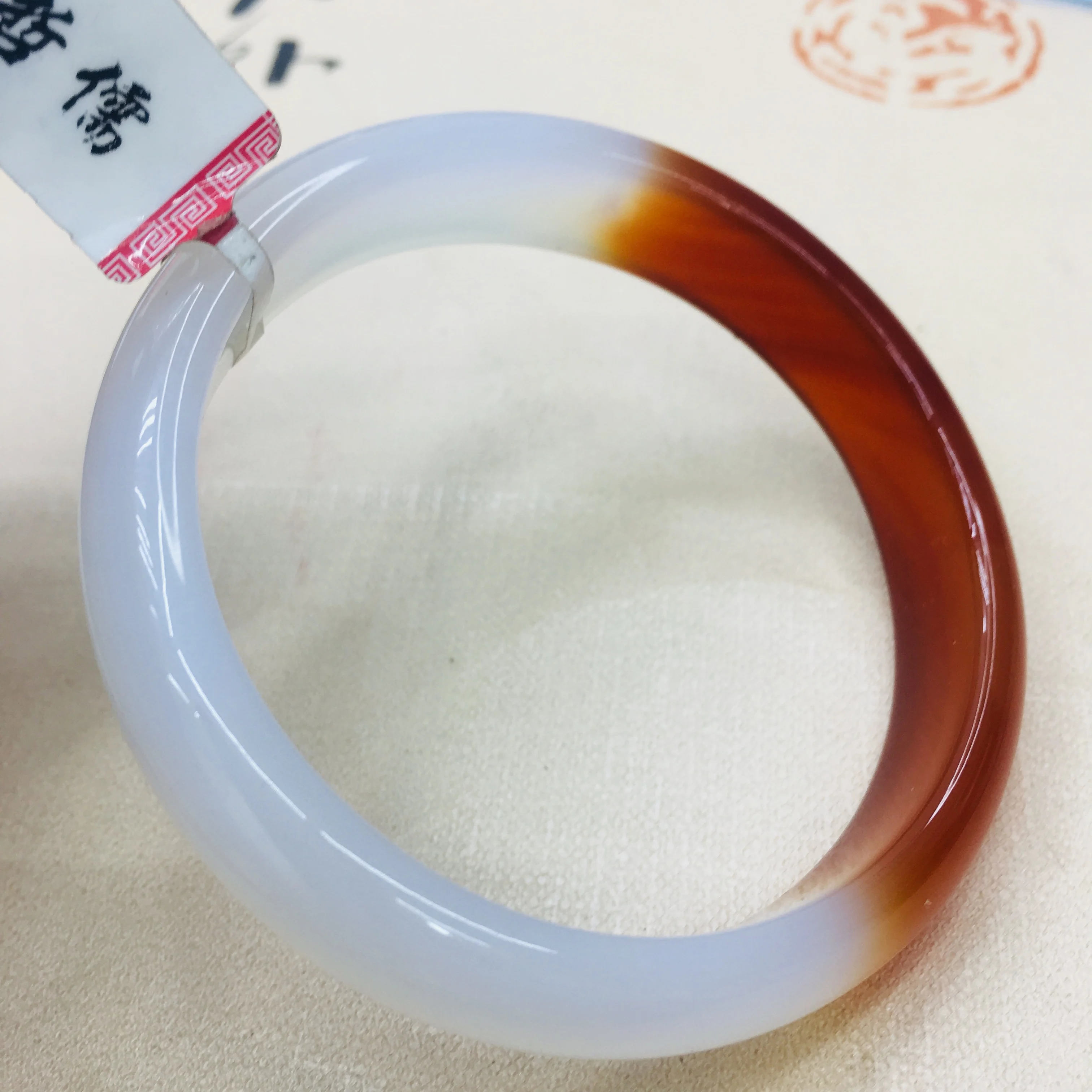 

Pure natural agate jade engraving red two-color jade bracelet Elegant female jade bracelet Send A certificate