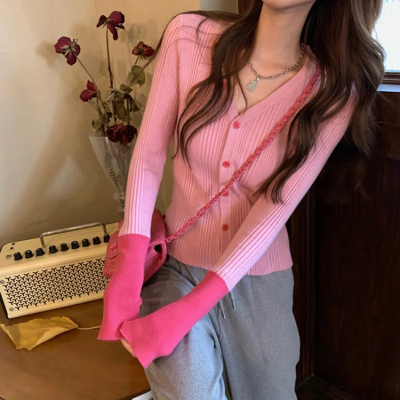 

Трикотажный кардиган контрастных цветов с V-образным вырезом и коротким рукавом, приталенный стройнящий кардиган с высокой талией для ранн...