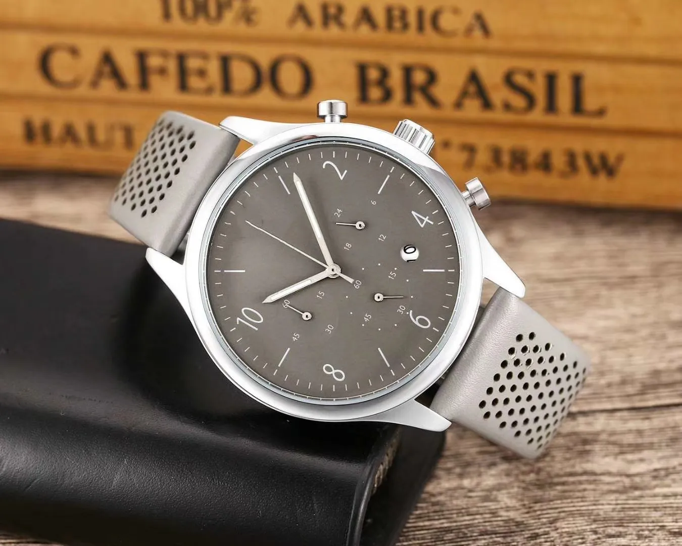 

Foreign Trade Net fashion trend that woman leisure watch