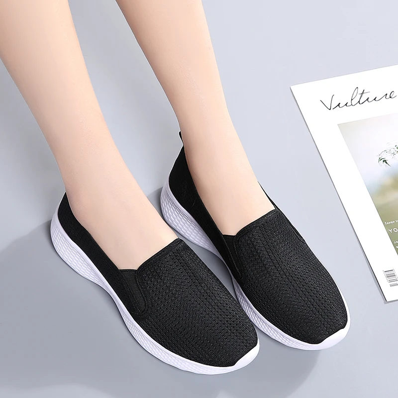 Кроссовки женские сетчатые без шнуровки легкие лоферы дышащие плоская подошва