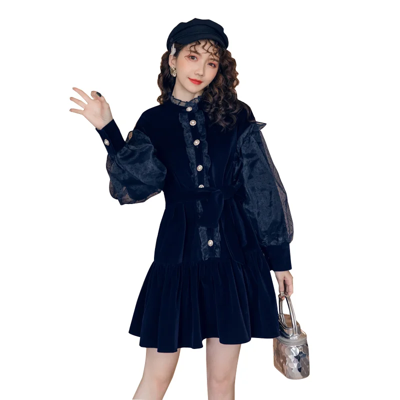 Женское Короткое платье выше колена темно-синее с длинным рукавом оборками и