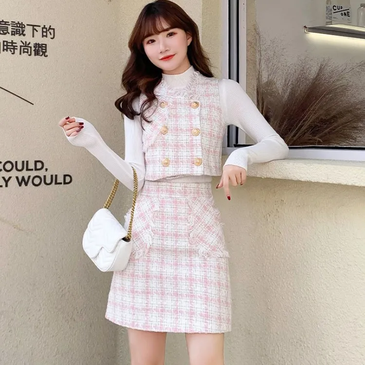 

2021 Autumn Winter 2 Piece Set Women Sweet Pink Plaid Tweed Golden Double Breasted Vest Crop Top + High Waist Mini Skirt Suit