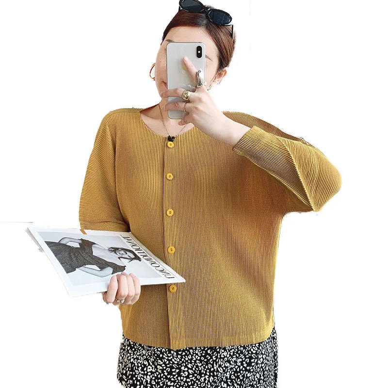 

Pleated T-shirt Women's New Spring Autumn Single Breasted Cardigan Thin Top