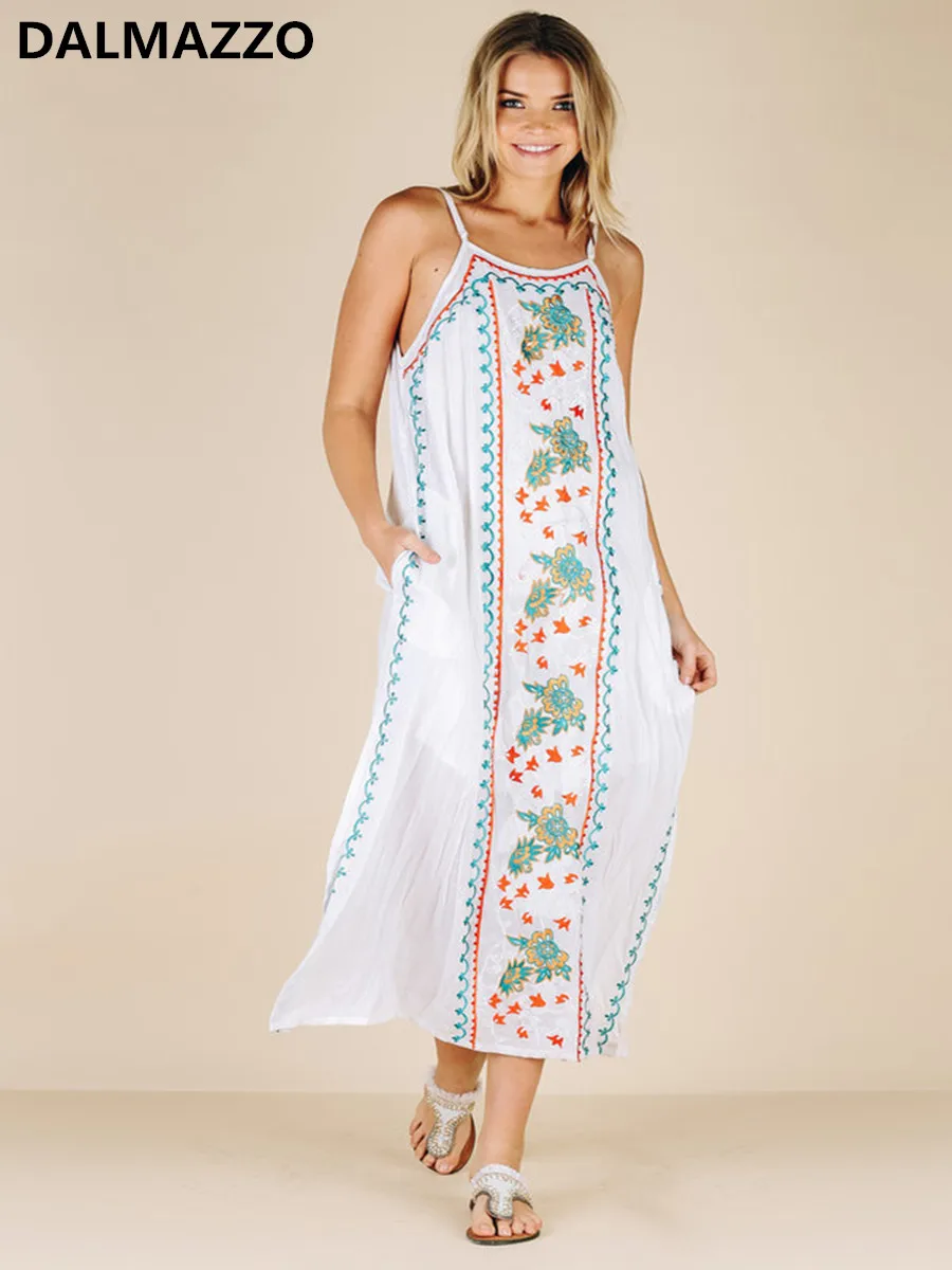 Женское праздничное платье с вышивкой модельное длинное макси на бретелях