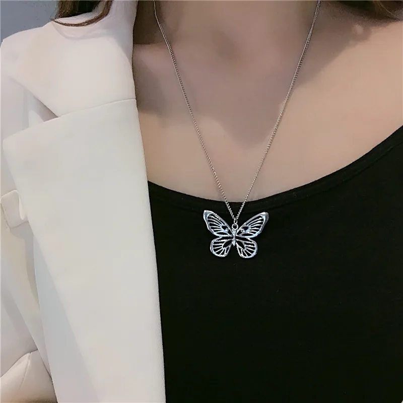 

Cute Female Hollow Butterfly Pendant Necklace For Women Vintage Simple Silver Color Wedding Brides Jewelry