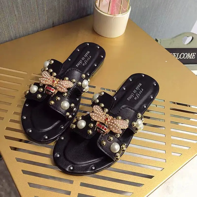 

2020 Women Slipper Pearl Rivet Bee Flats Summer Female Luxury Slippers Lady Beach Flip Flops Woman Slippers femmes sandales