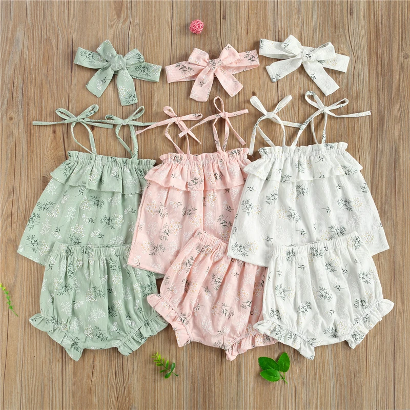 

Girl's Three Piece Set Infant's Ruffled Hem Lace Up Shoulder Strap Floral Printed Tops Elastic Waist Shorts Hair Band Outfits