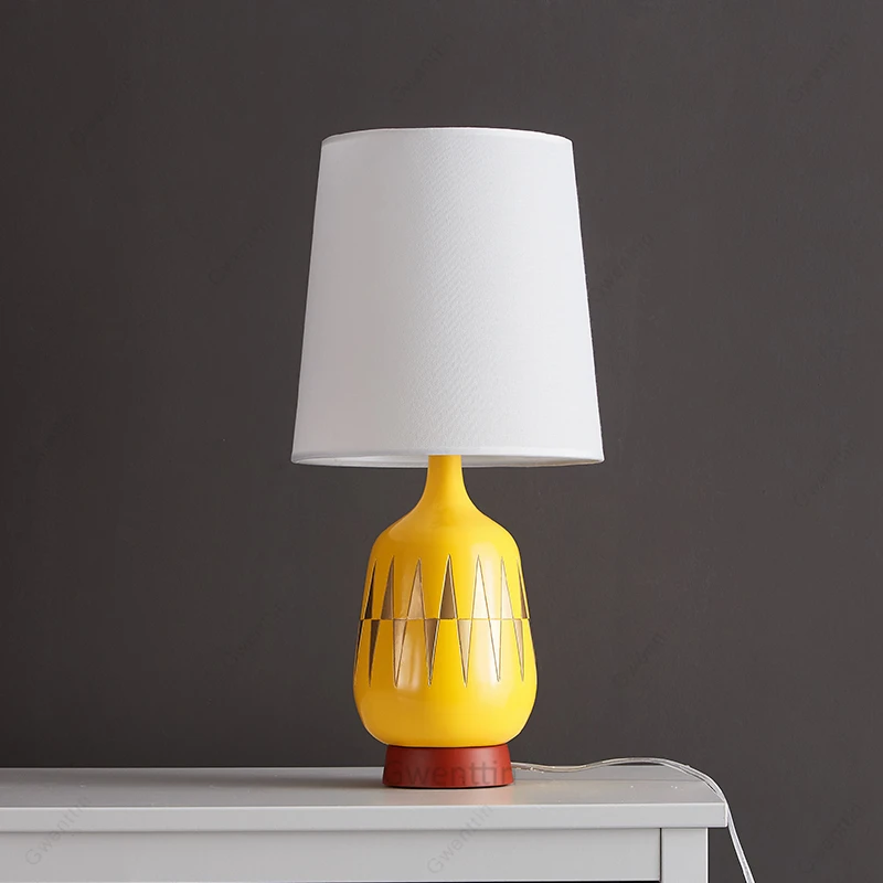 Современная желтая осветительная стойка в скандинавском стиле для гостиной