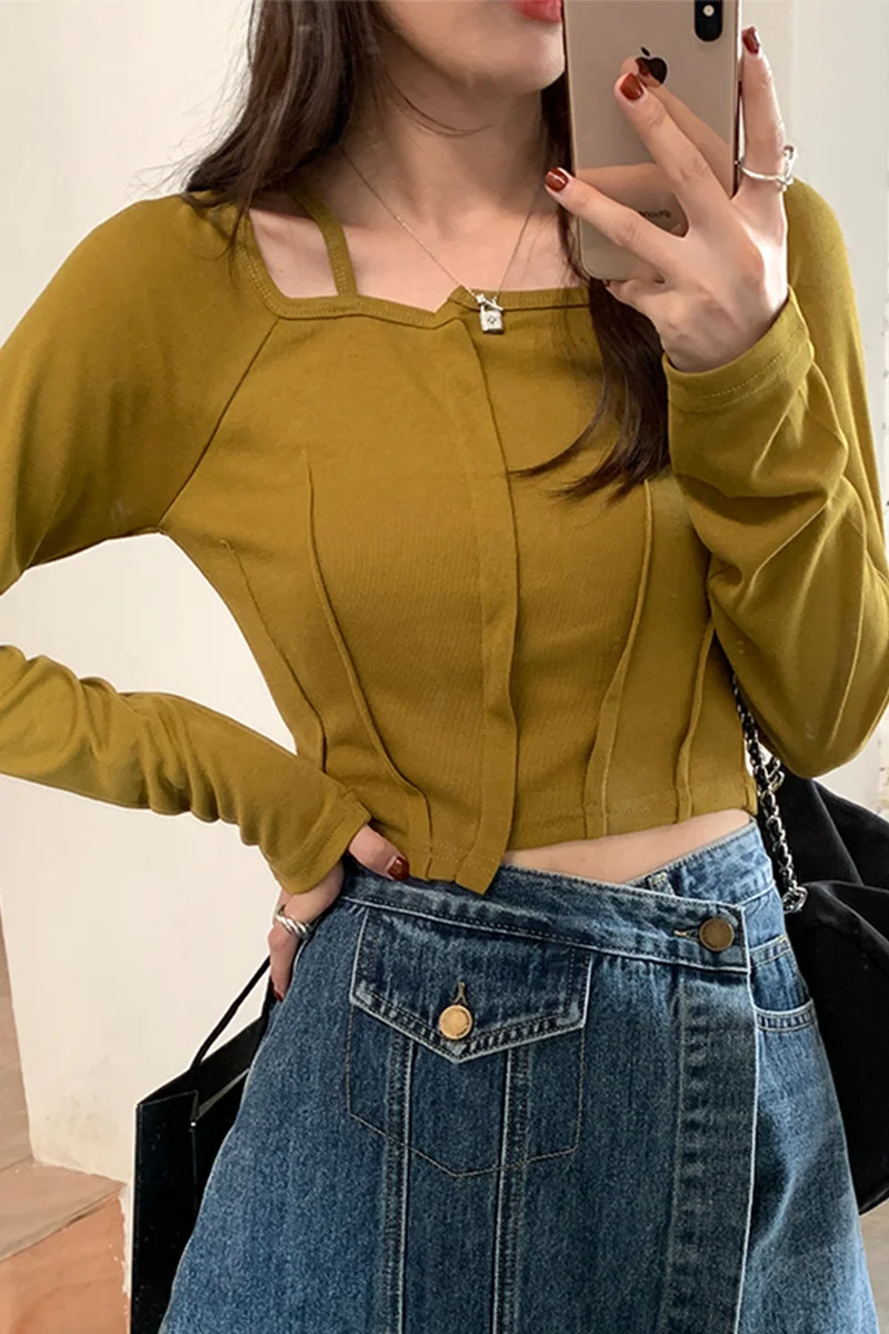 Дизайнерская футболка однотонная с квадратным вырезом вырезами облегающая