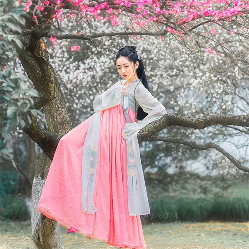 Традиционный китайский национальный костюм Благородный дворец принцесса