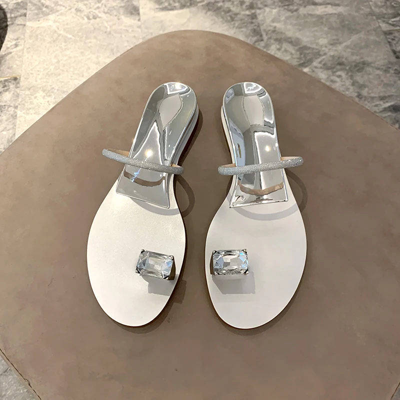 Шлепанцы женские летние тонкие стразы с зажимом 2021 носка на плоской подошве