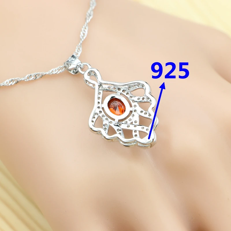 Женский ювелирный комплект из колье и серёг серебра 925 пробы