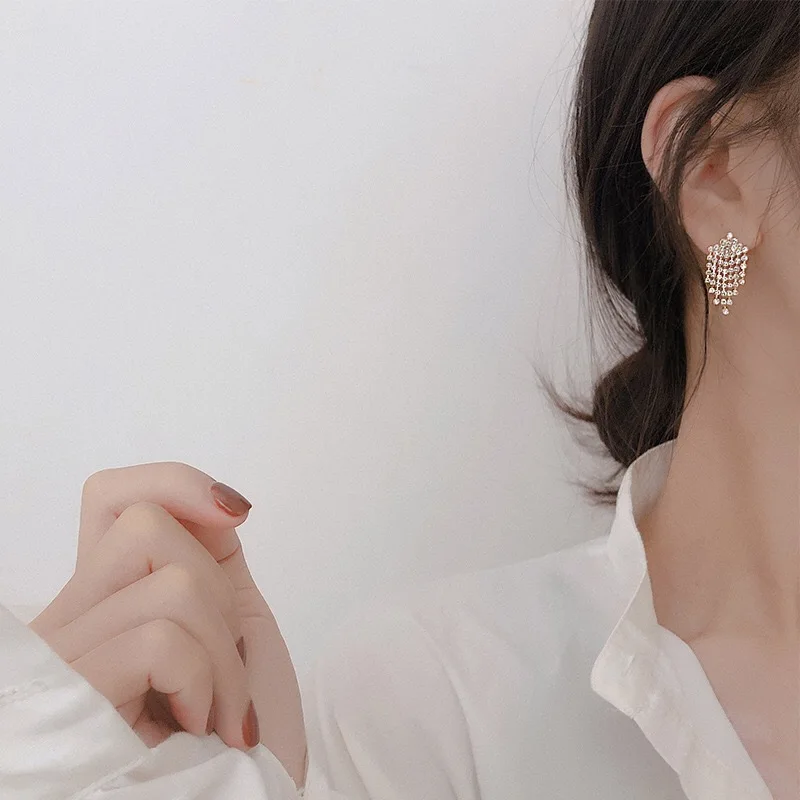 

Girafe Geometric Rhomboid Statement Diamond Waterfall Tassel Earrings Luxury Short Crystal Stud Earrings