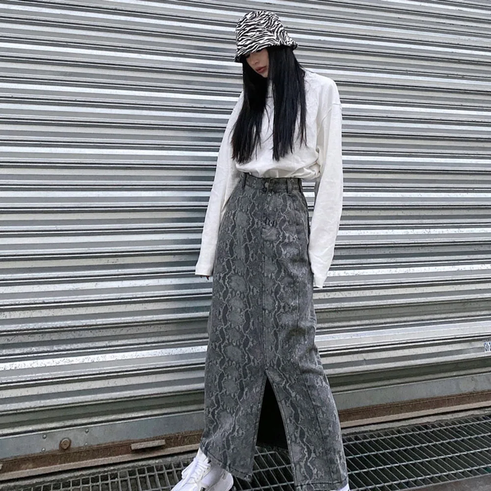 

Korean Version Japanese Skirt Spring Autumn New Fashion Hipster Designer Simple Hot Sale Serpentine High Waist Split 2021