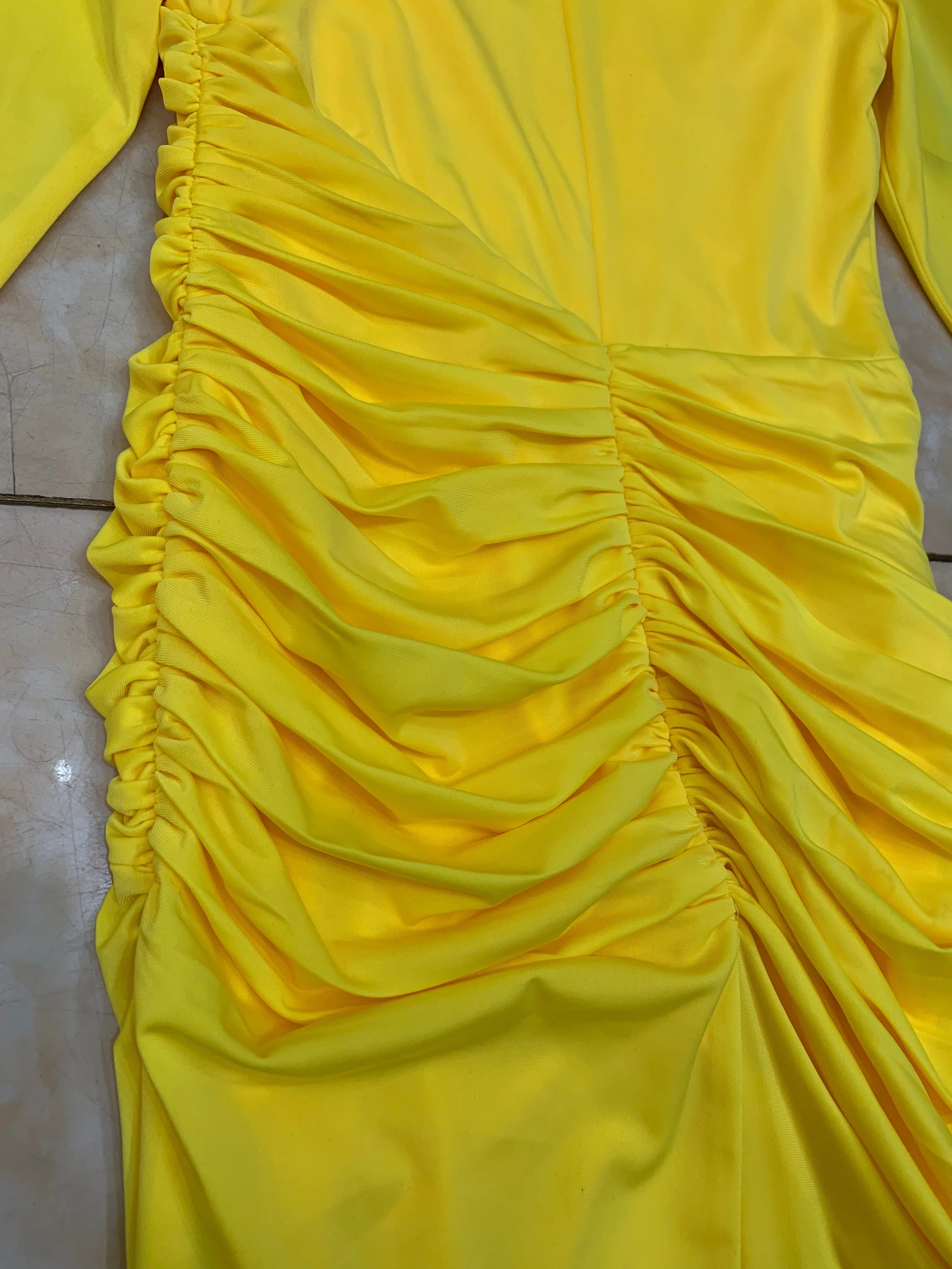 

2021 New Yellow V Neck Women Long Sleeve Cut Out Floor Length Celebrity Evening Party Bodycon Fashion Bandage Dress Dropshipping