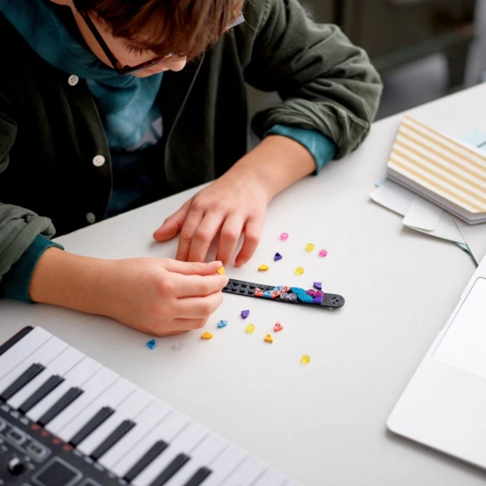 Конструктор LEGO DOTS (ДОТС) 41933 Браслет Музыка 6+ | Игрушки и хобби