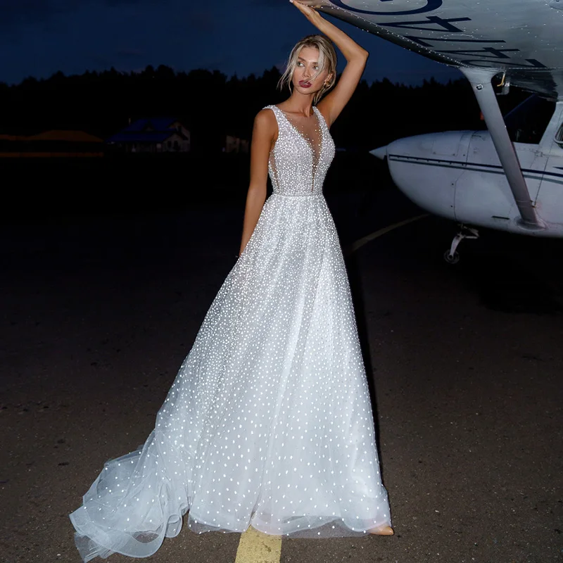 

Glitter Boho Dots Tulle Wedding Dress A Line Custom Made Sleeveless Wedding Gowns Beads Beach Bridal Dresses Sweep Train