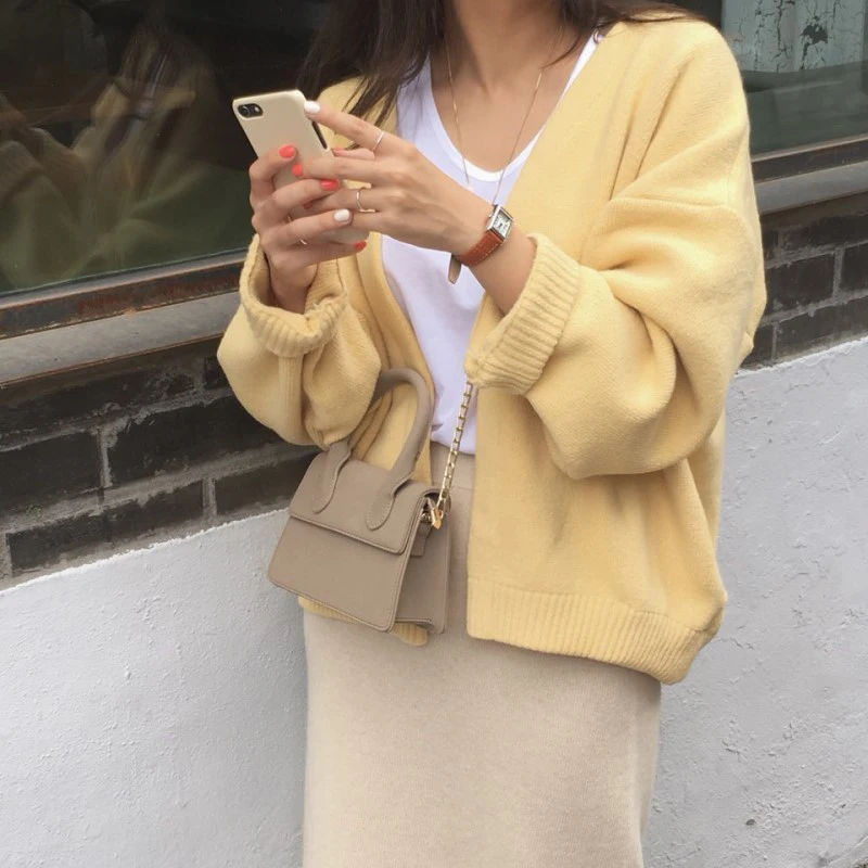 Кардиган женский однобортный из кроличьего кашемира желтого цвета свободный на