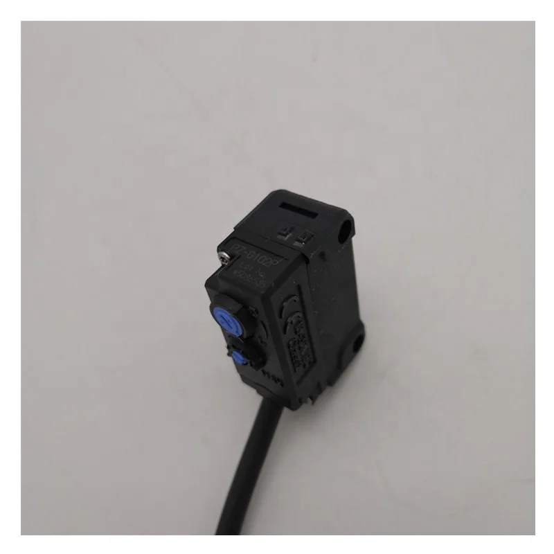 

KEYENCE PZ-G102P Built-in amplifier photoelectric sensors