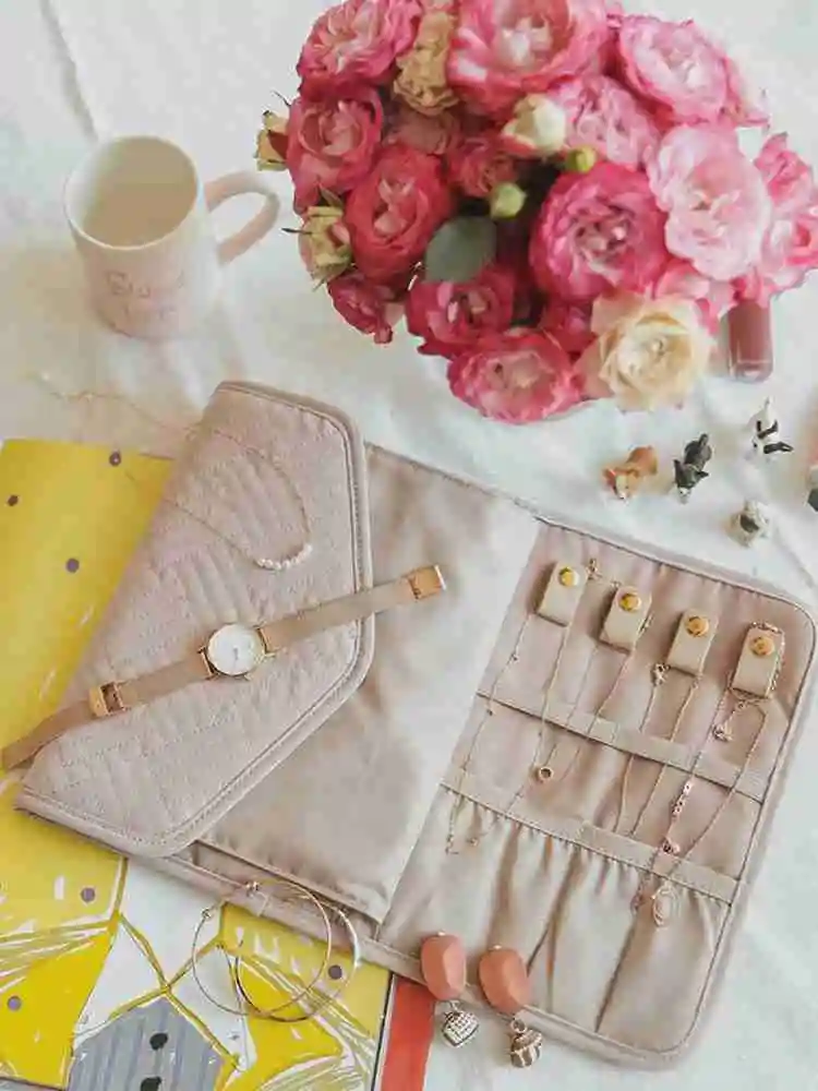 

Travel Jewelry Organizer Roll Foldable Jewelry Case for Journey Ring Necklace Bracelet Earrings Organizer Storage Bag Hot sale