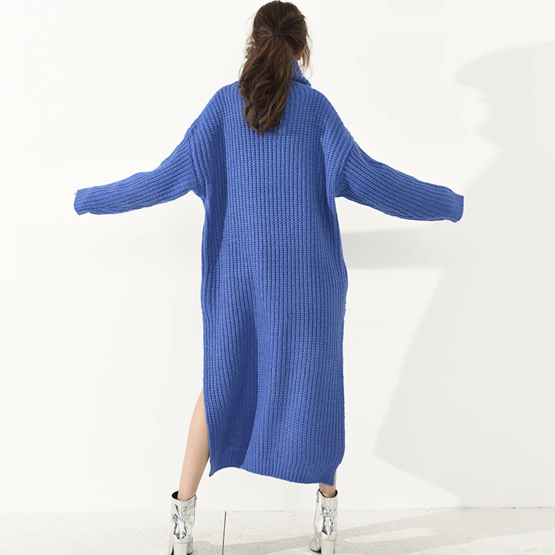 

[EAM] Women Blue Side Vent Big Size Knitting Dress New Turtleneck Long Sleeve Loose Fit Fashion Tide Autumn Winter 2021 1Y19405