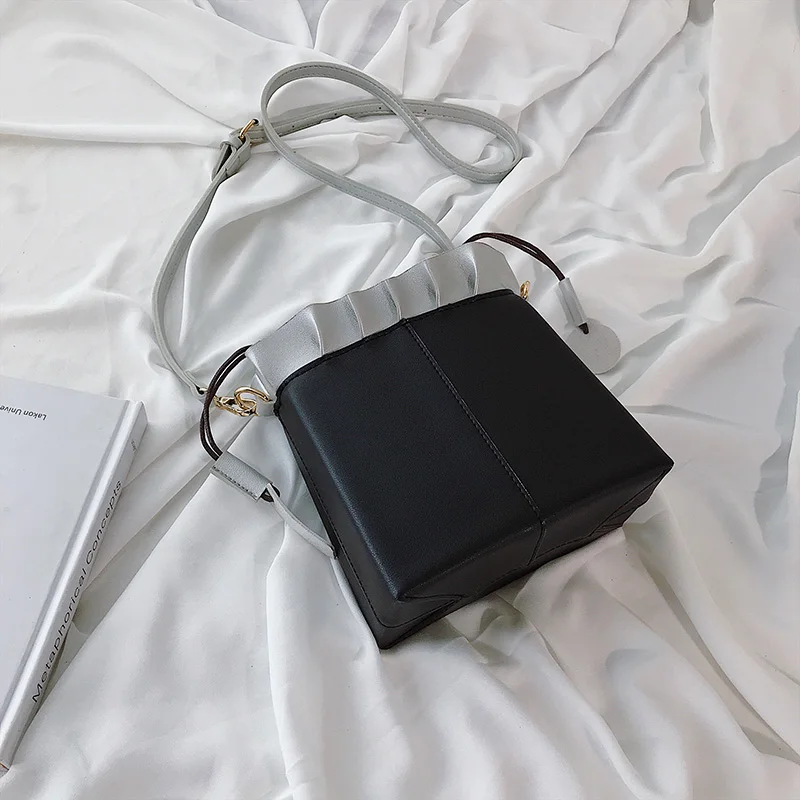 Summer small bag female 2020 new tide fashion western style shoulder messenger Korean simple bucket | Багаж и сумки