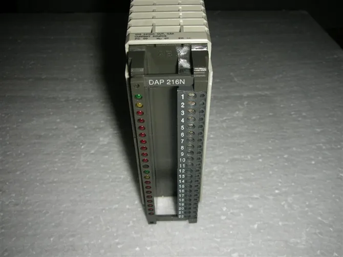 

1 шт б/у Modicon TSX компактная фотография