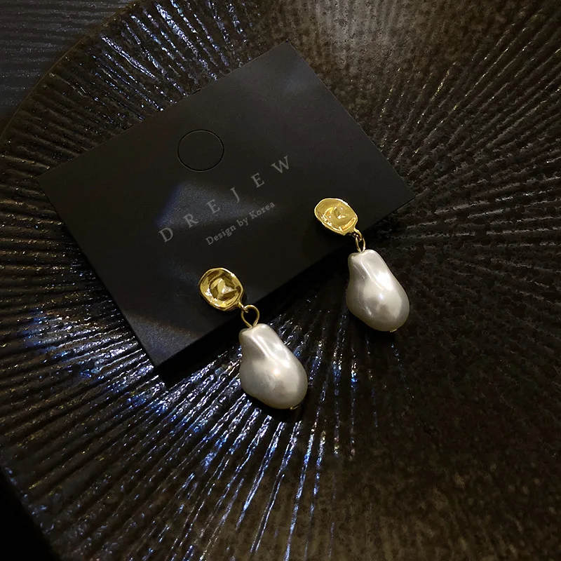 

Metal Geometry Irregular Baroque Pearl Earrings Retro Fashion Elegant Temperament Big Pearl Earrings Women Jewelry Accessories