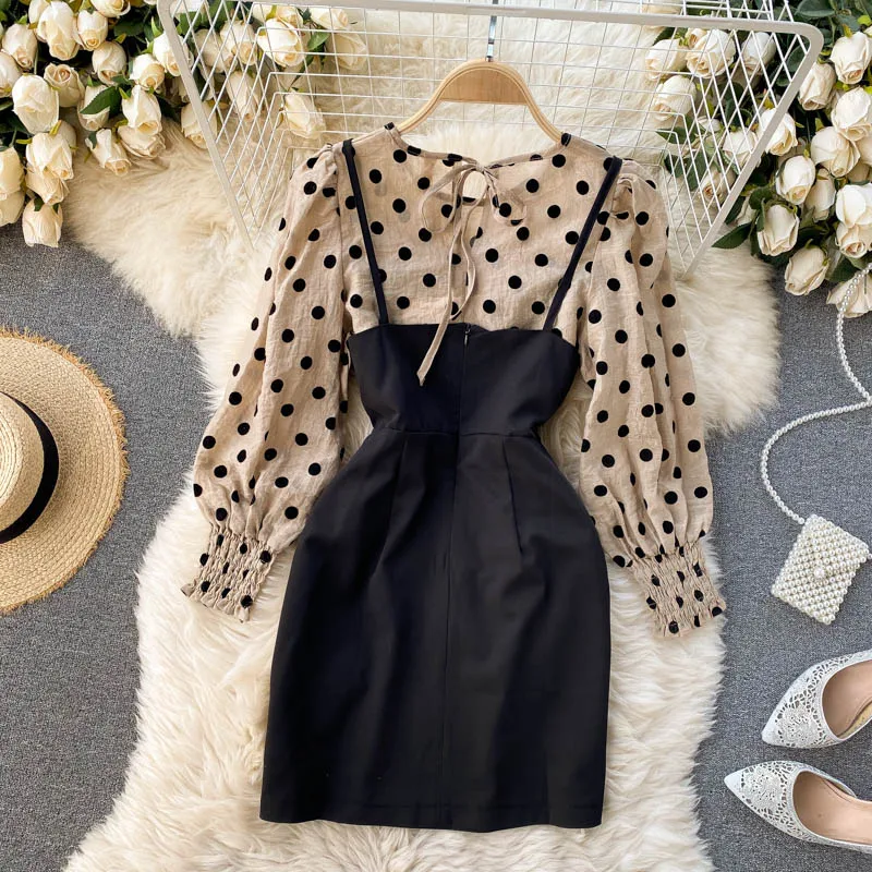 

2021 Spring New Round Neck Puff Sleeve Polka Dot Age-reducing T-shirt Women Sling Slim Dress Two-piece