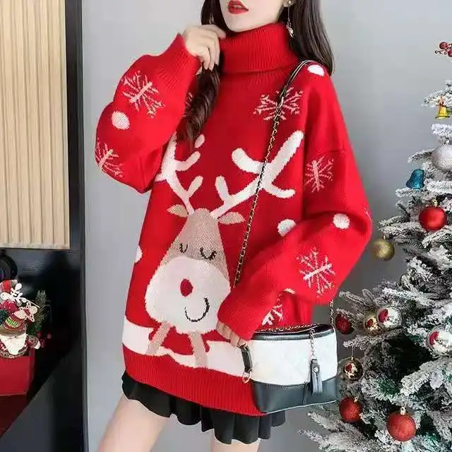 

Женский бархатный свитер с высоким воротником и рождественским оленем