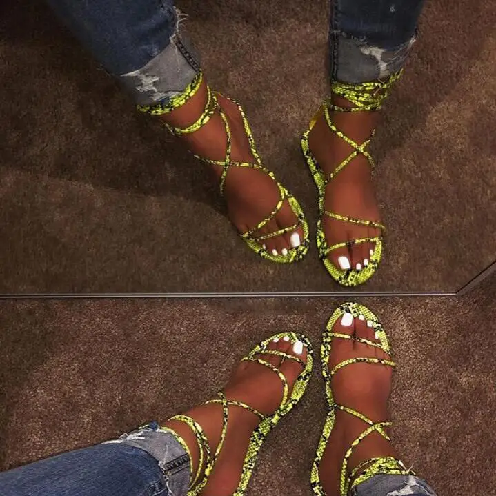 

Women fashion wild beach shoes cross straps slippers 2020 new bright color graffiti outdoor travel bottom sandals /slippers