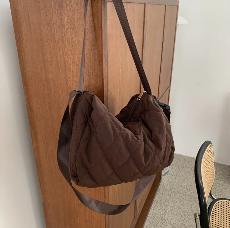 

Модная одежда со складками для женщин багет сумки на плечо класса люкс мягкая хлопковая Курьерская сумка леди небольшой откидной кошелек с...