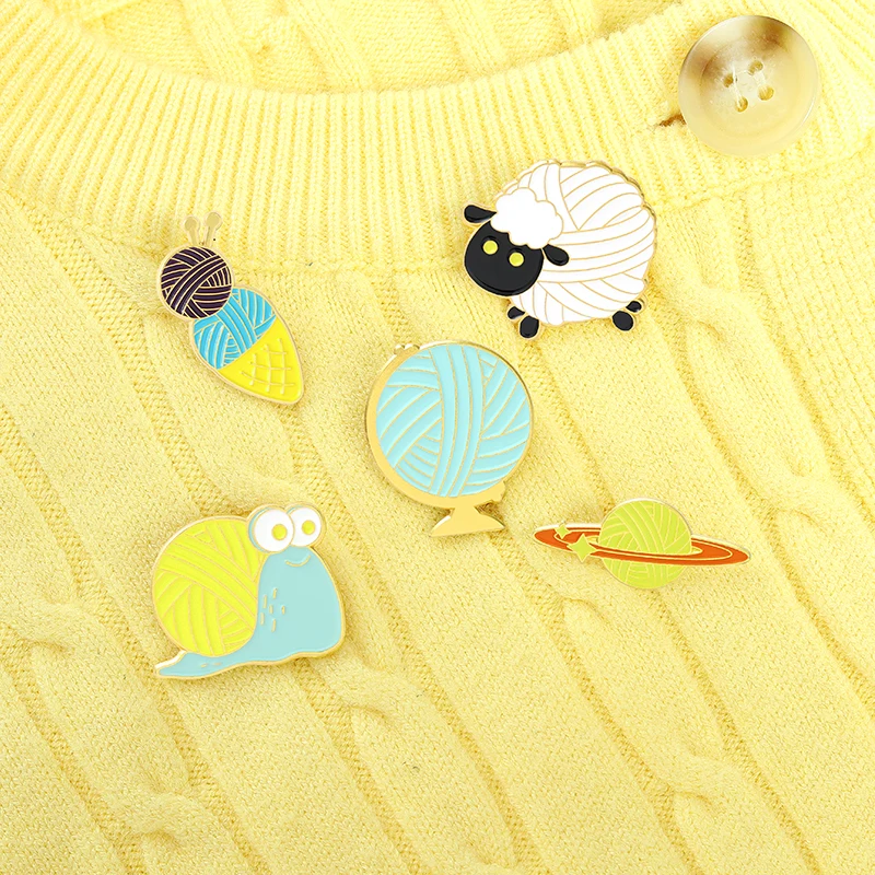 

Ball of Yarn Animal Enamel Pins Funny Globe Ice cream Planet Sheep Brooches for Women Lapel Pin Badge Jewelry Gift Wholesale