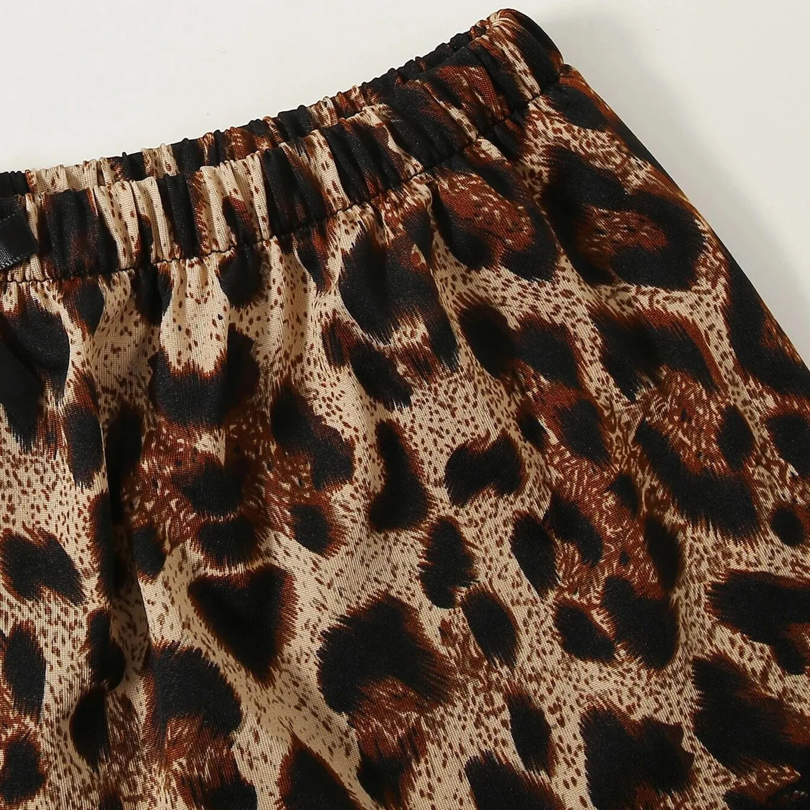 

Women Pajamas Lace Satin Silk Leopard V-Neck Sexy Fun Bra Edge No Rims Underwear Camisole Pajamas Shorts Set Sleepwear