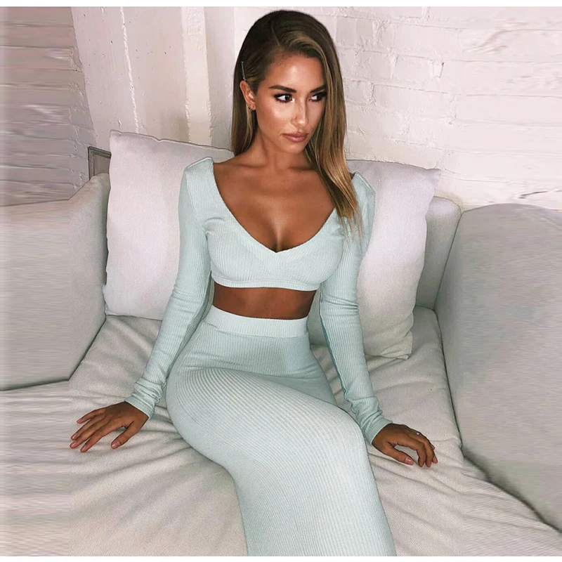 Женский комплект из двух предметов однотонный пикантный укороченного топа с V