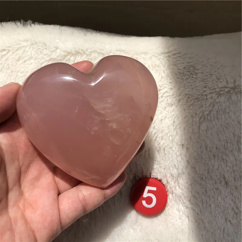 Натуральный большой розовый кварцевый кристалл любящее сердце камни целебные