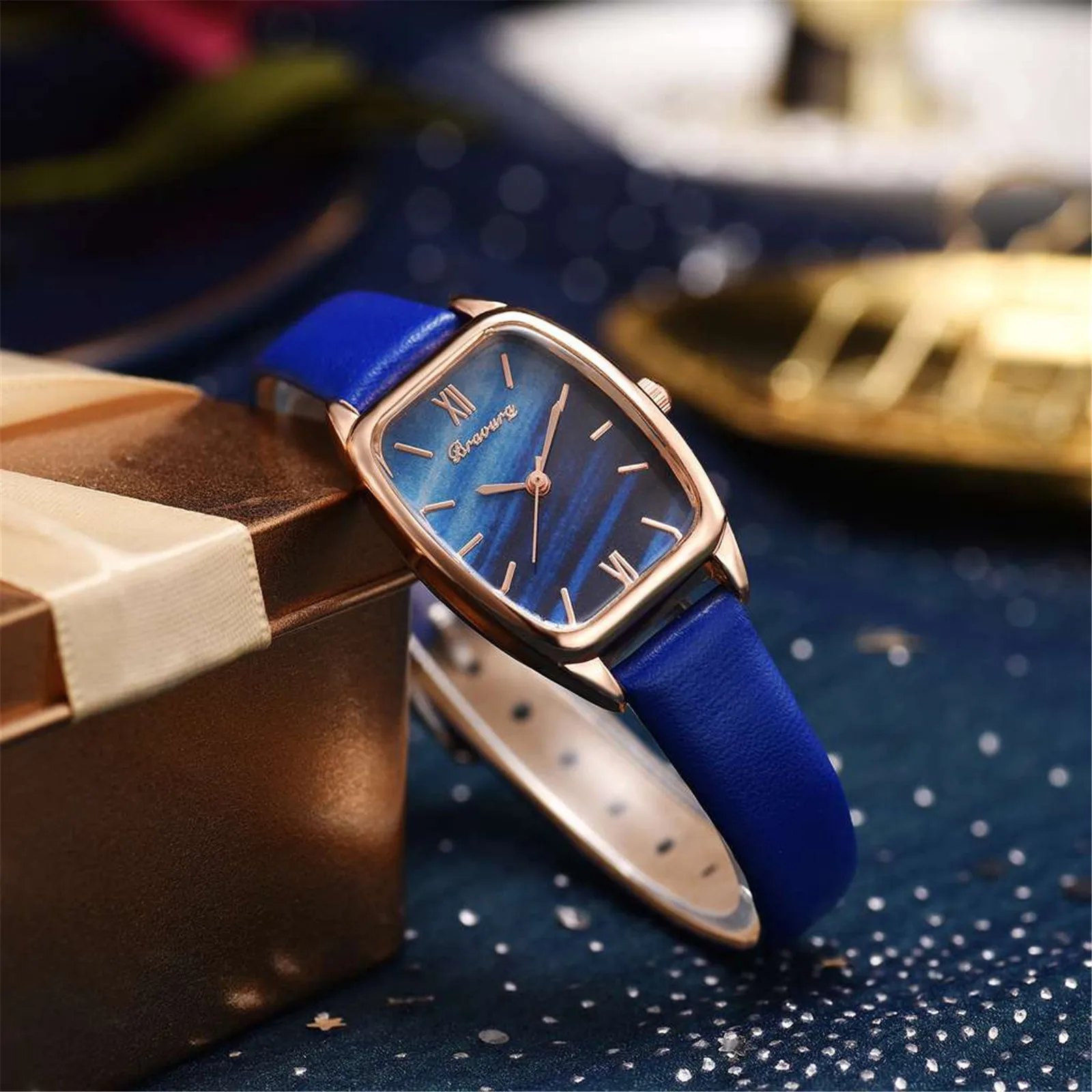 

2021 Fashion New European And American Small Exquisite Casual Bracelet Watch Luxury Hot Brand Waterproof Women Quartz Wristwatch