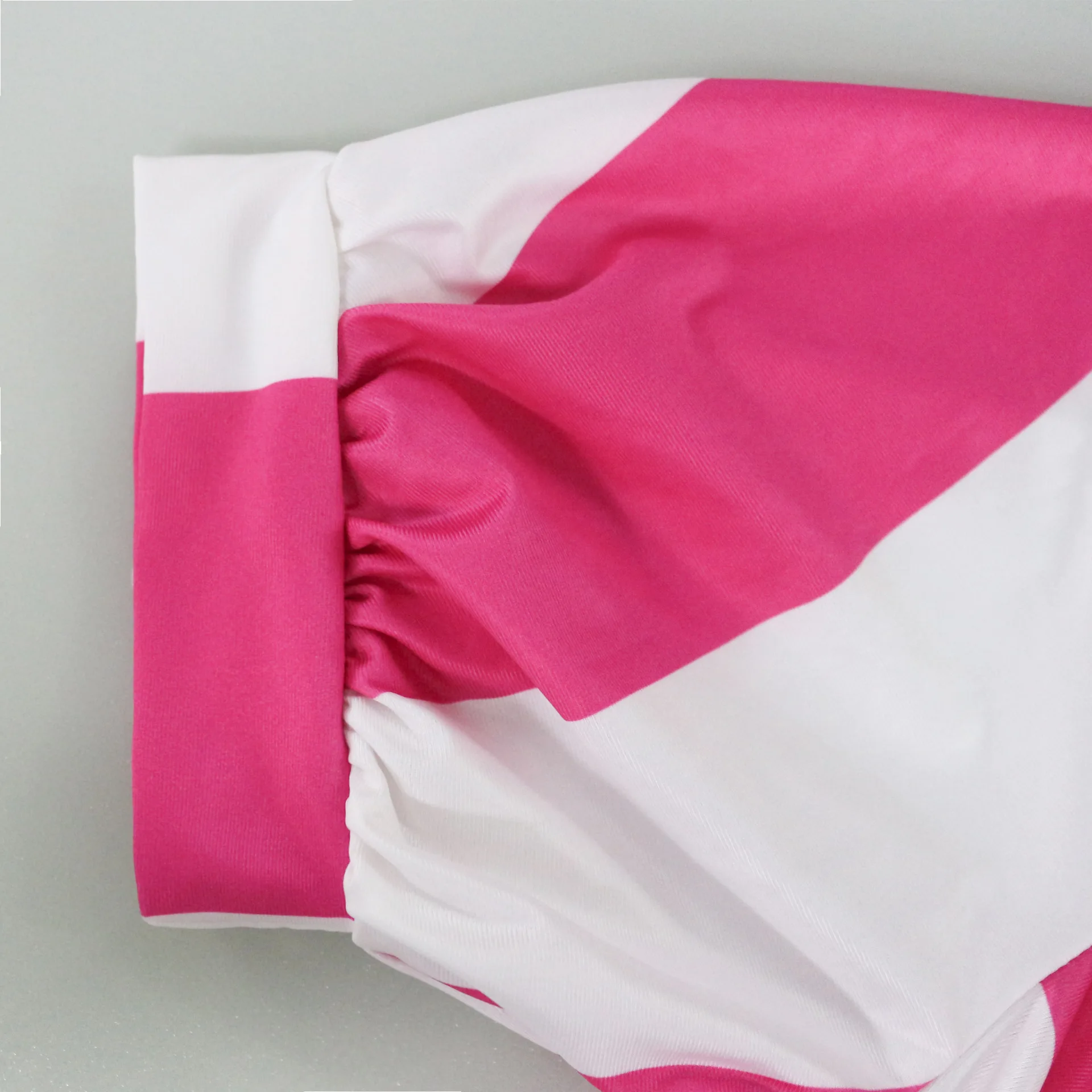 Женское асимметричное платье футболка HAOOHU Полосатое на одно плечо с рукавом до