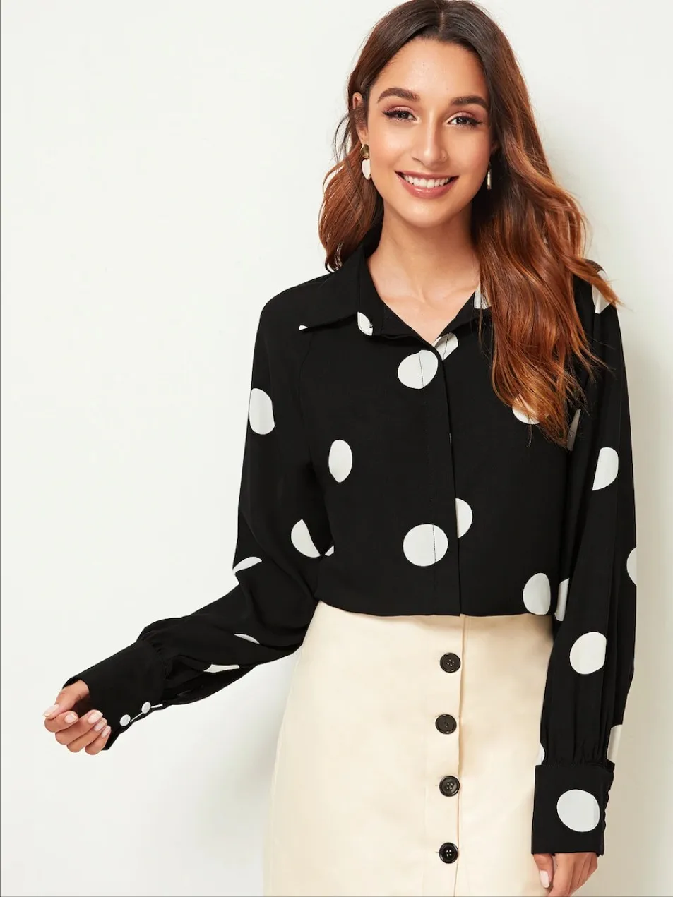 

Linglewei New Spring and Summer Women's Shirt New pattern Lapel Big wave point Arc hem Long sleeves Loose shirt