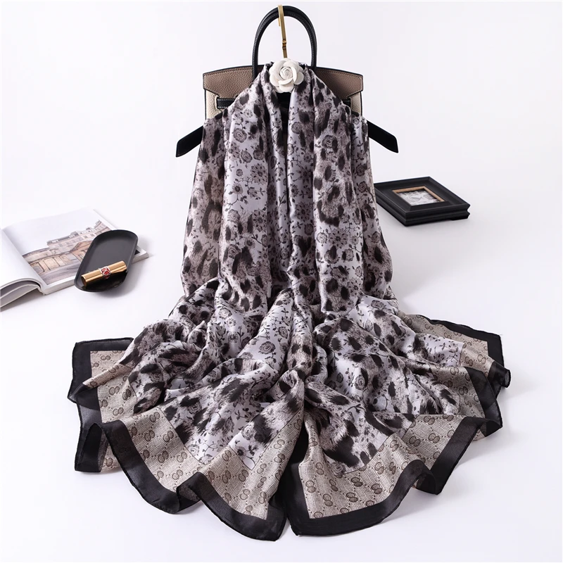 

2020 Winter Scarf Lady Head Foulard Women Long Bandana Print Neckerchief Lady Fashion Neck-shawl and Wraps Designer Scarves New