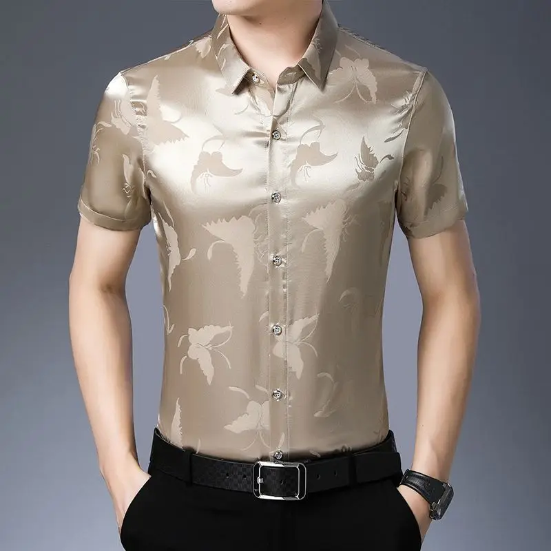 Мужская рубашка с коротким рукавом среднего возраста для отдыха