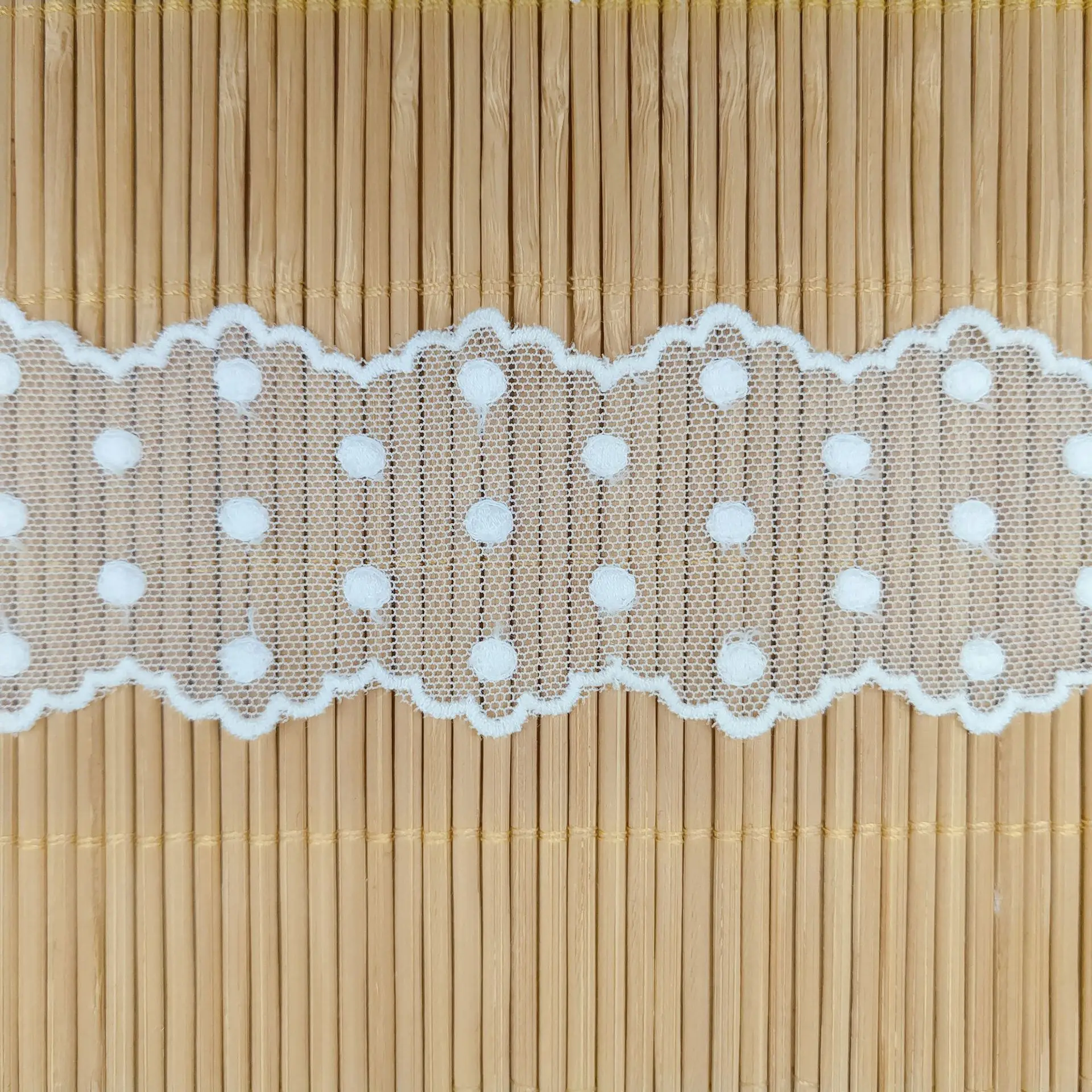 Мягкая сетчатая пряжа белая молочная точка волнистый узор вышивка свадебное