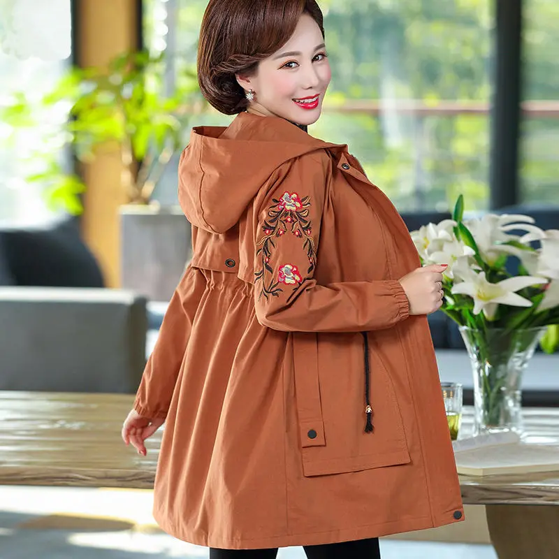 

2020 New Spring Women Casual Thin Windbreaker Female Overcoat Floral Embroidery Female Slim Outwear Classic Long Coat A140